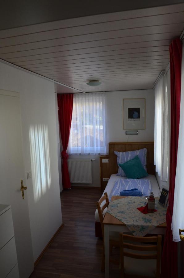 Hotel Gasthaus Loewen à Unterreichenbach Extérieur photo